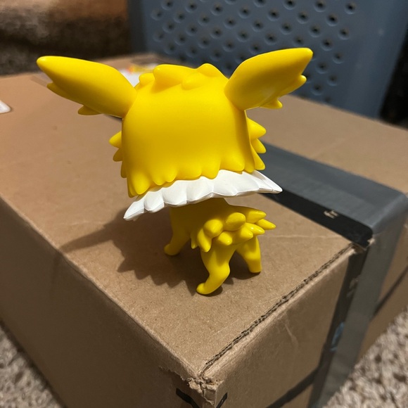 Jolteon Pop Funko NO BOX - Picture 2 of 2